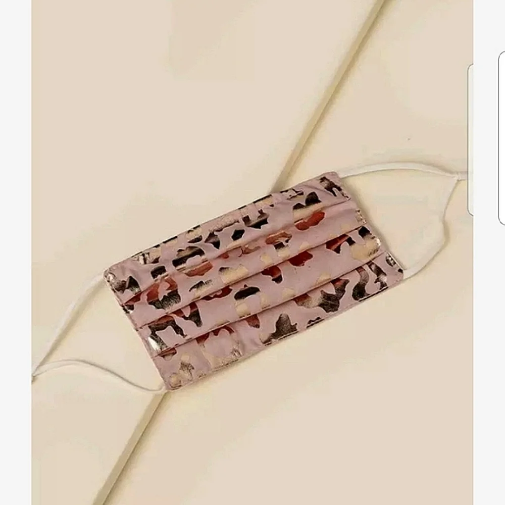 CLEARANCE 💖Beautiful Leopard Print Face Mask